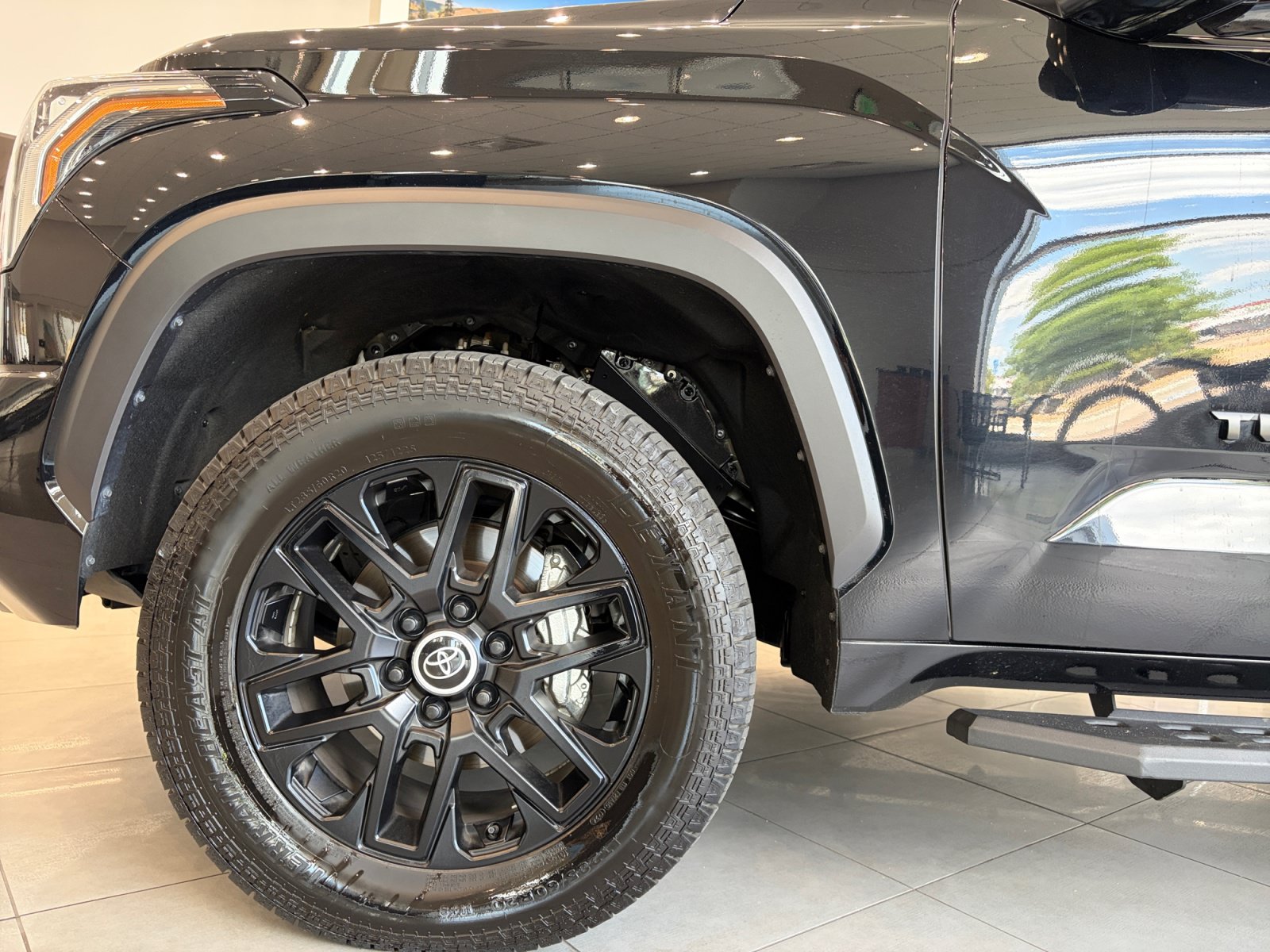 Used 2024 Toyota Tundra Limited AWD/4WD image 10