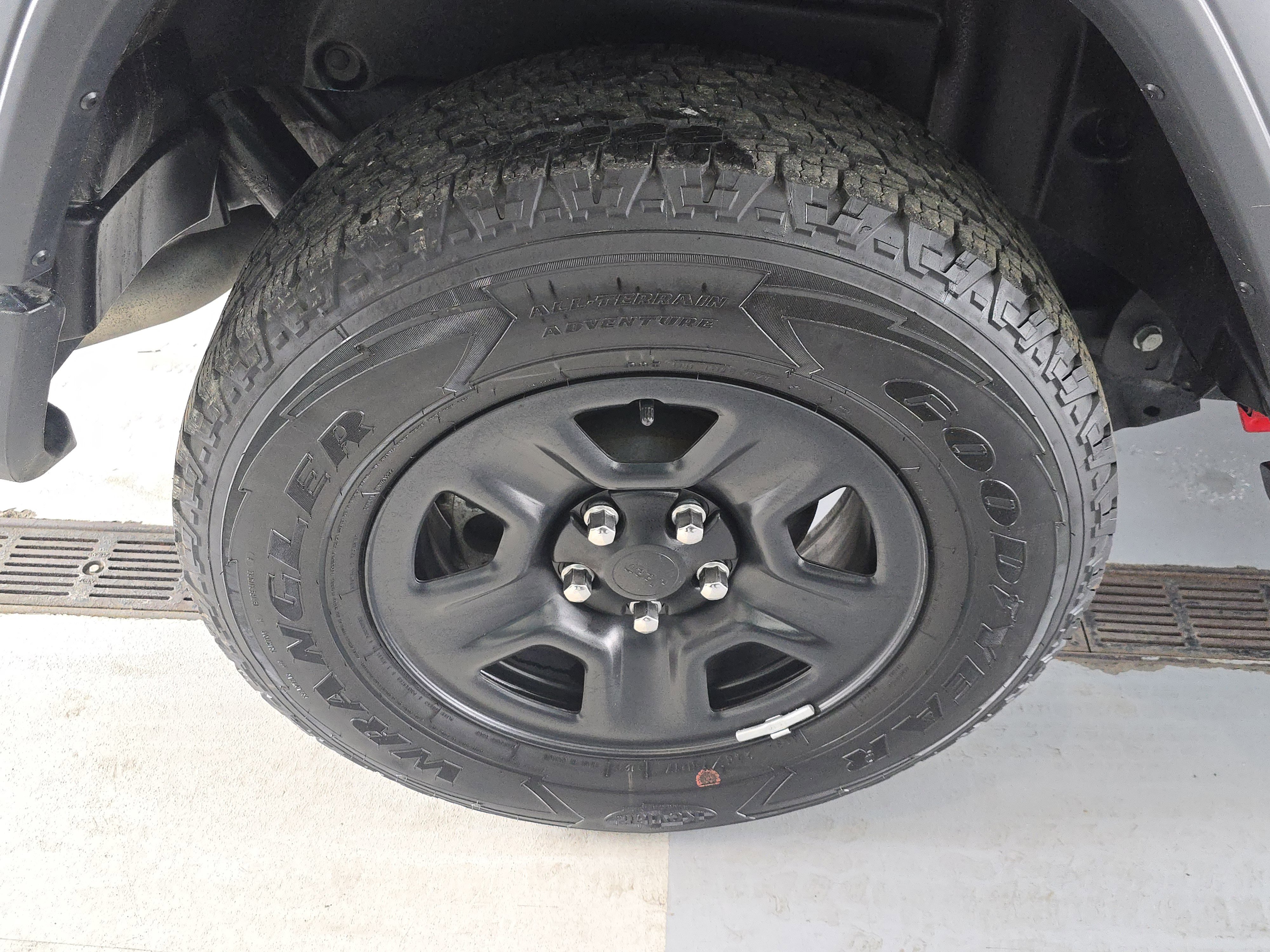 Used 2021 Jeep Wrangler Sport image 9