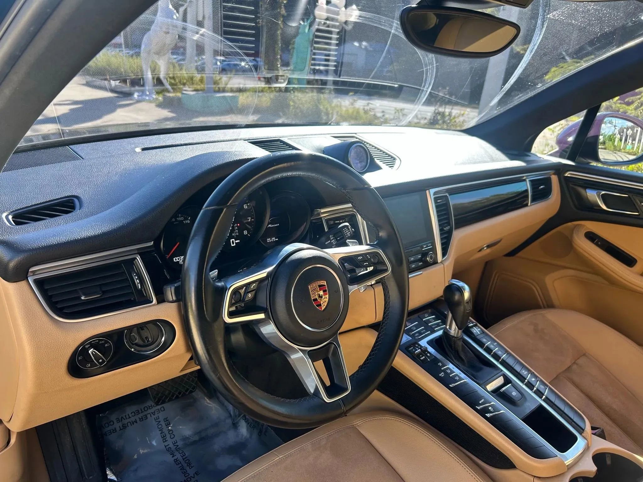 Used 2018 Porsche Macan AWD/4WD image 22