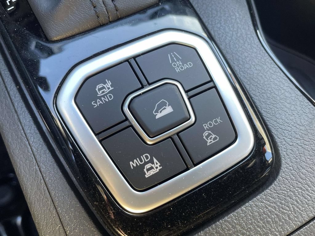 New 2026 Nissan Frontier SV w/ All-Weather Content Package AWD/4WD image 15