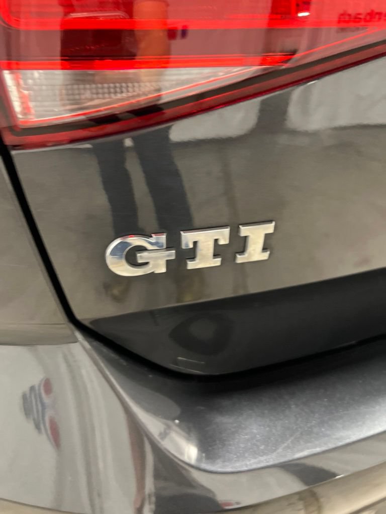 Used 2015 Volkswagen GTI 4-Door FWD image 12