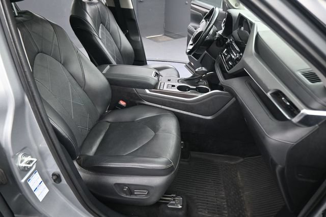 Used 2021 Toyota Highlander Platinum AWD/4WD image 14