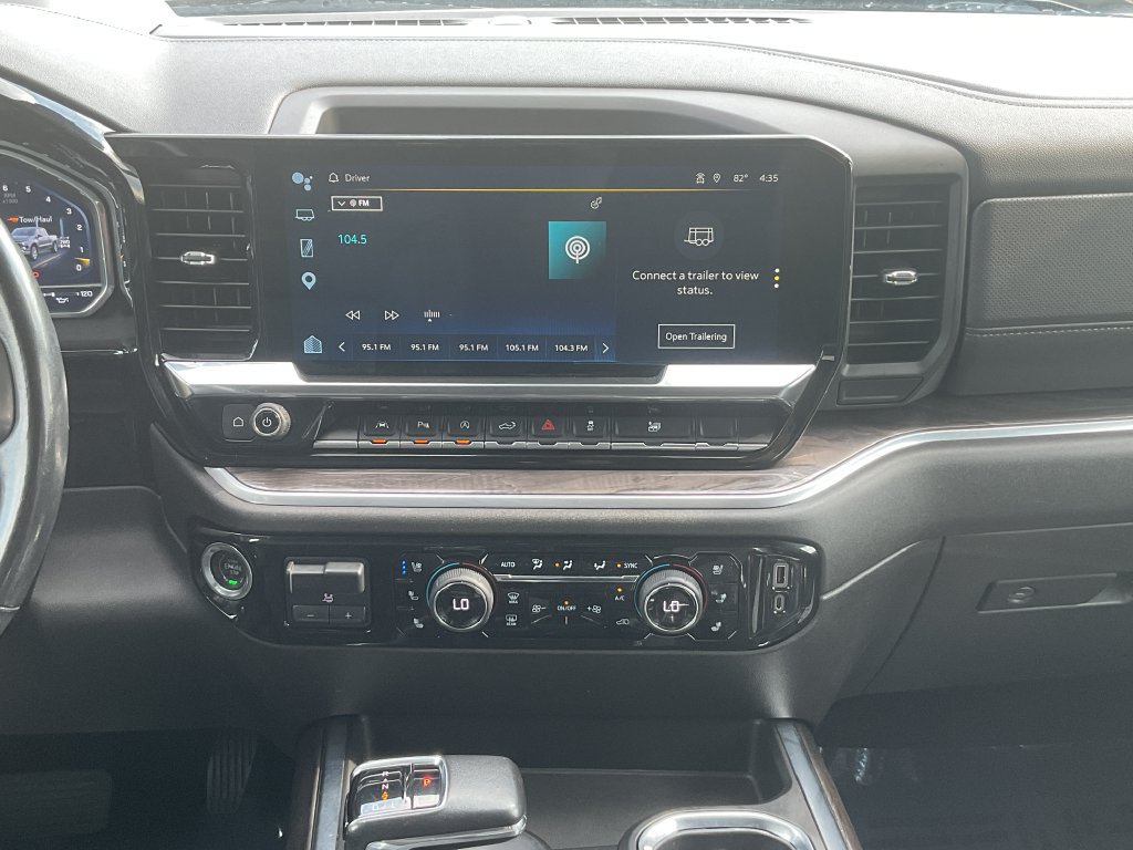 Used 2022 Chevrolet Silverado 1500 LTZ w/ Technology Package AWD/4WD image 24