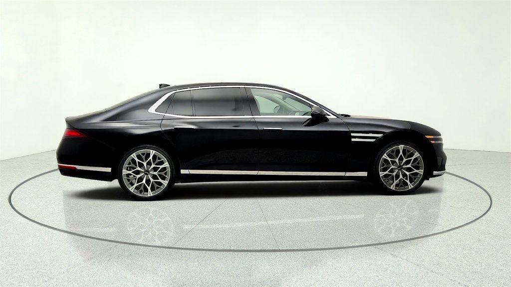Used 2025 Genesis G90 3.5T AWD/4WD image 4