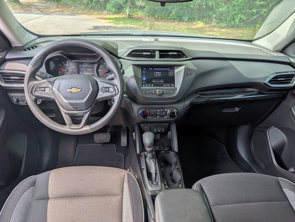 Used 2023 Chevrolet TrailBlazer LT FWD image 27