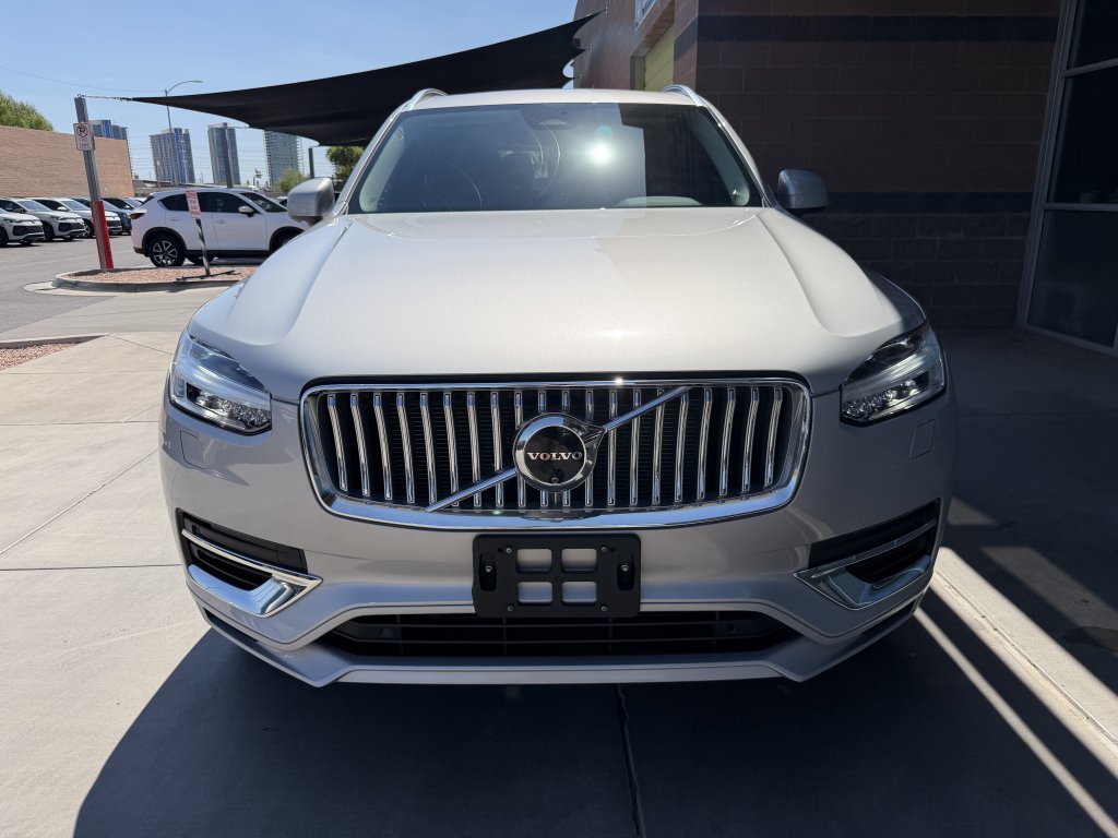 Used 2024 Volvo XC90 T8 Plus w/ Protection Package Premier AWD/4WD image 10