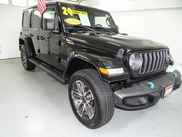 Certified 2024 Jeep Wrangler Unlimited w/ Convenience Group AWD/4WD image 1