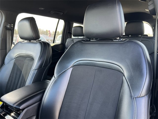 Used 2023 Jeep Grand Cherokee L Laredo image 14