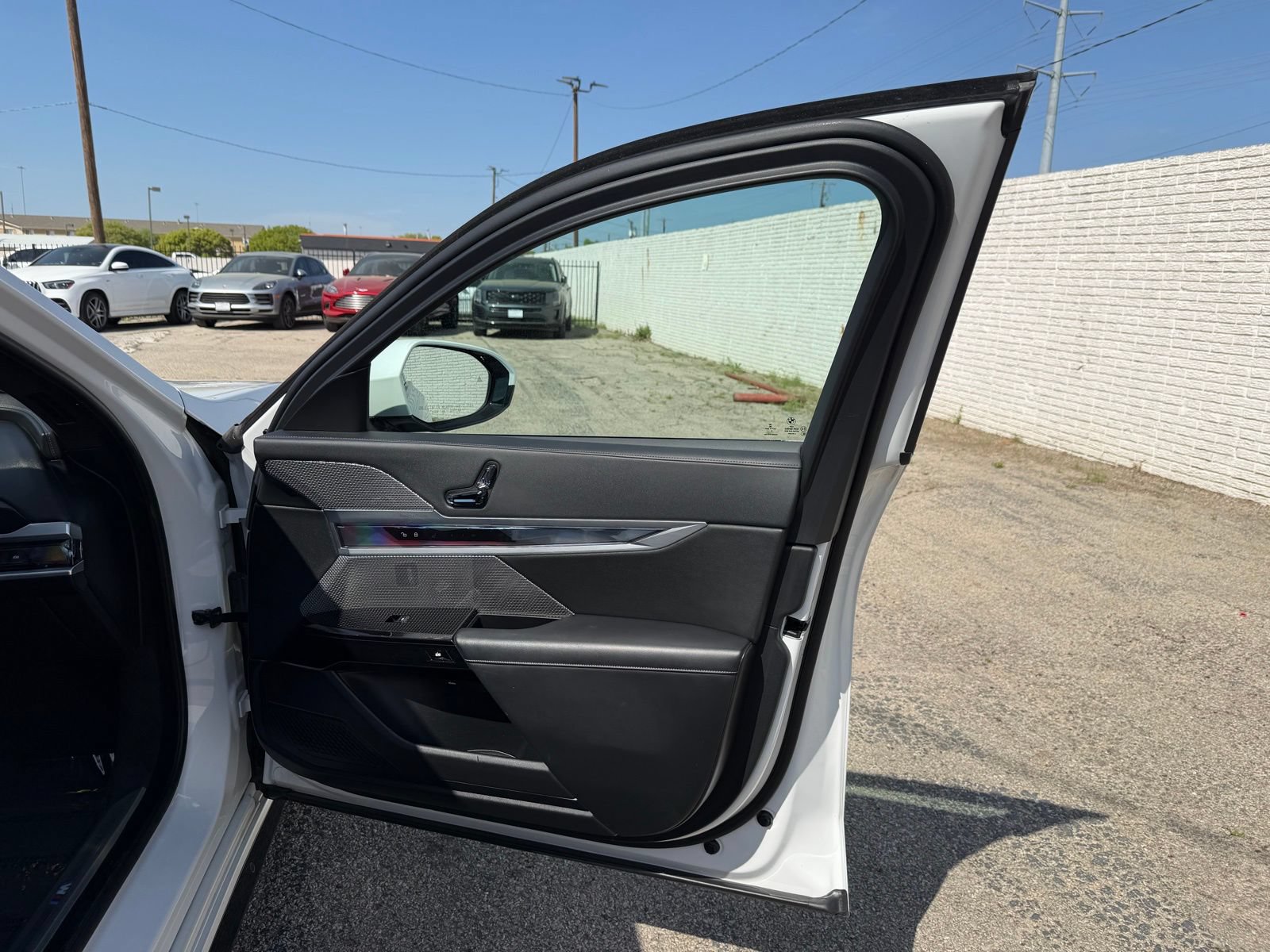 Used 2023 BMW 740i w/ Executive Package RWD image 27