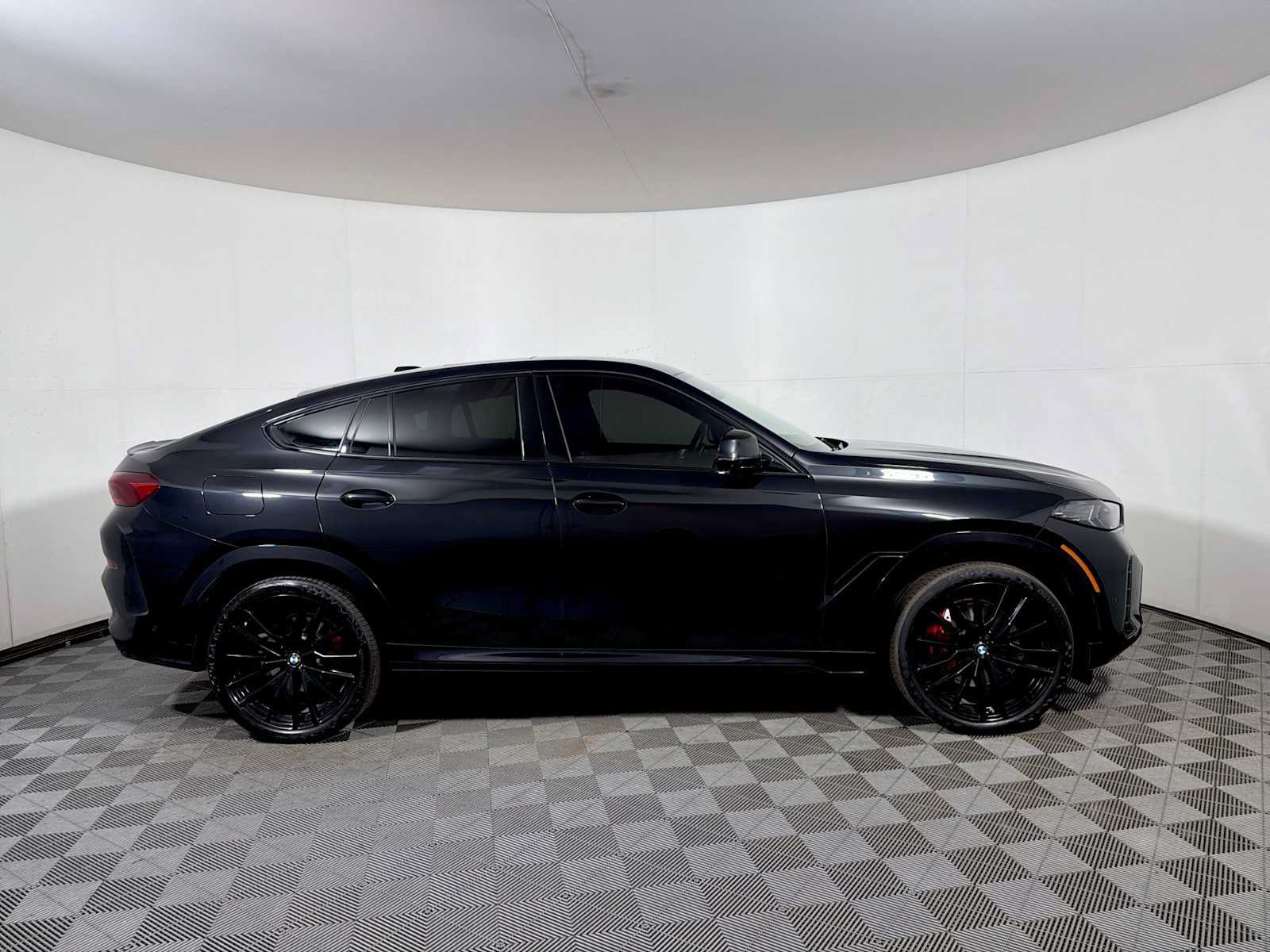 Used 2025 BMW X6 xDrive40i w/ Executive Package AWD/4WD image 7