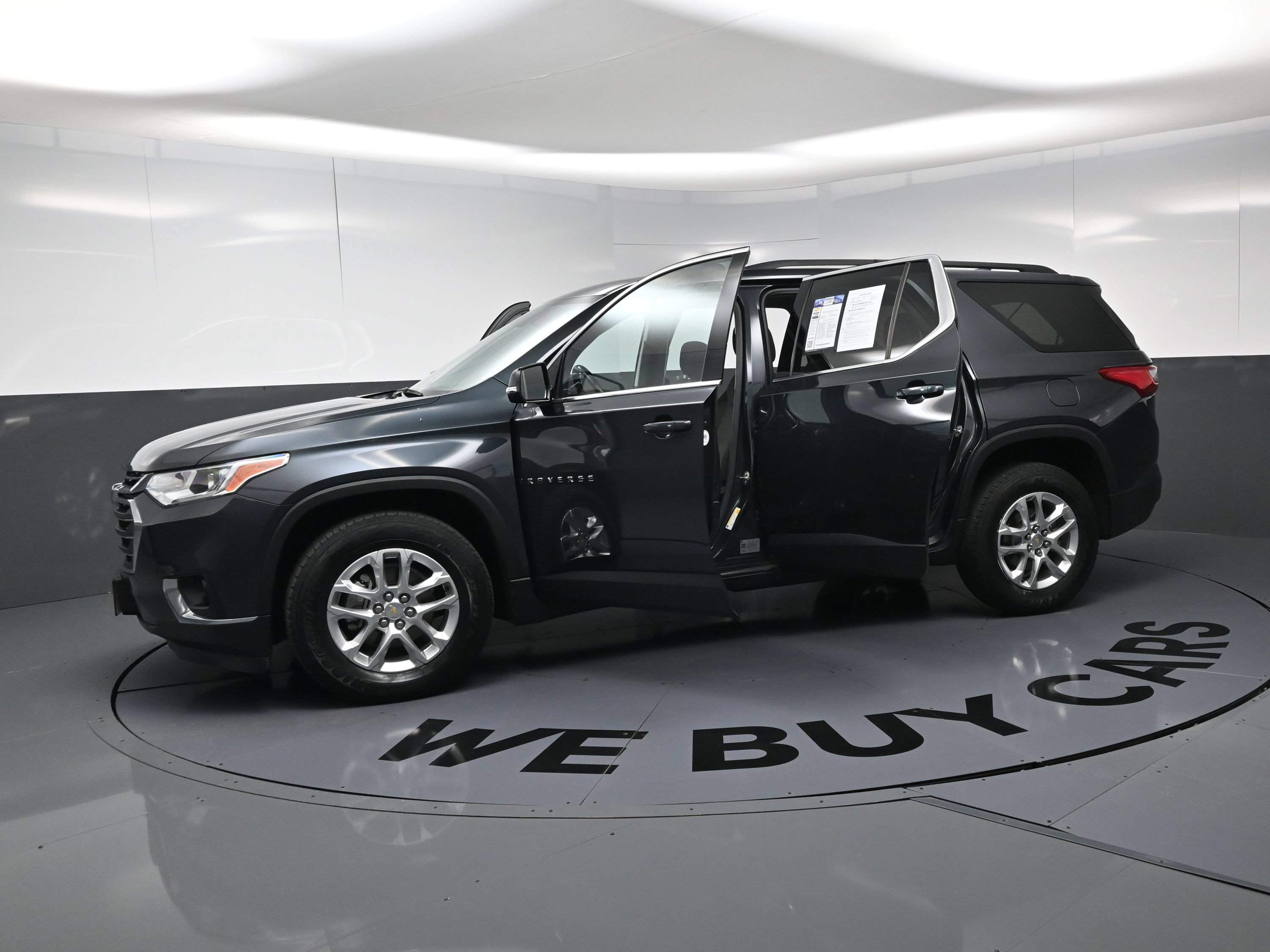 Used 2019 Chevrolet Traverse LT FWD image 21