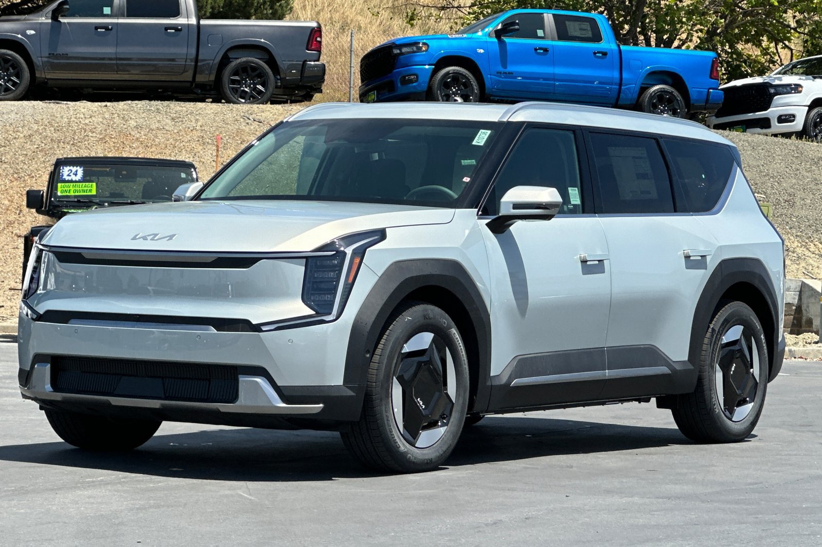 New 2026 Kia EV9 Wind AWD/4WD image 8