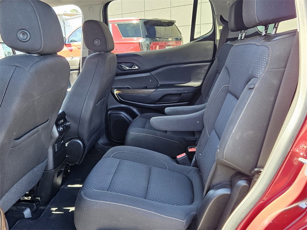 Certified 2023 GMC Acadia SLE w/ Driver Convenience Package image 4