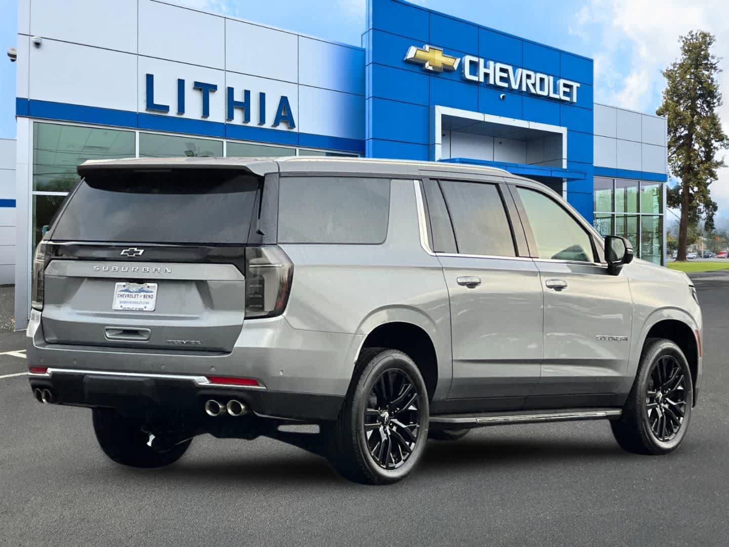 New 2026 Chevrolet Suburban Premier AWD/4WD image 2
