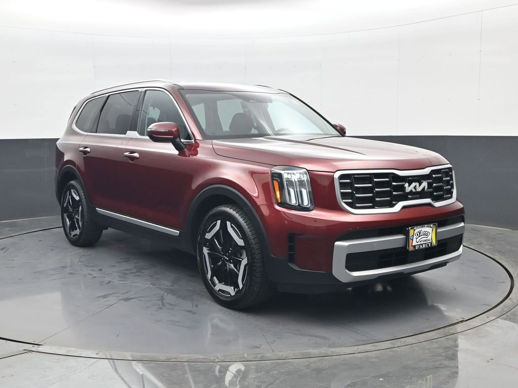 Used 2023 Kia Telluride S image 3