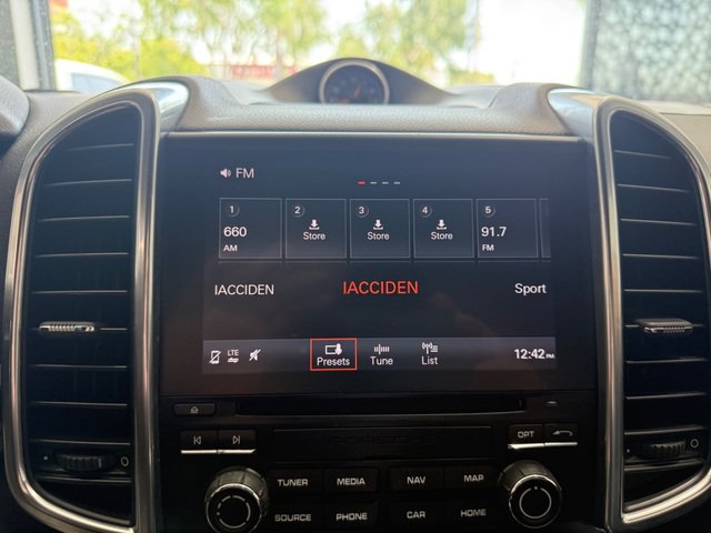 Used 2018 Porsche Cayenne Platinum Edition AWD/4WD image 18
