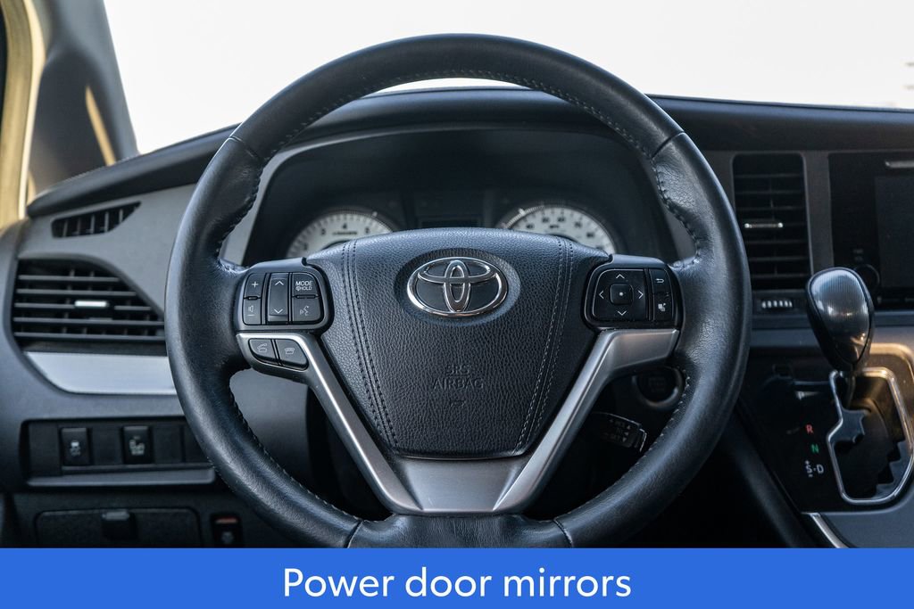 Used 2016 Toyota Sienna SE Premium image 16