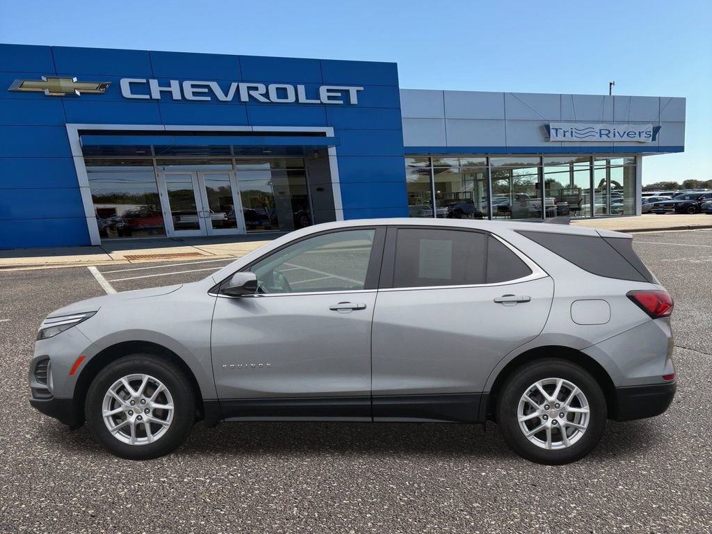 Used 2023 Chevrolet Equinox LT image 3