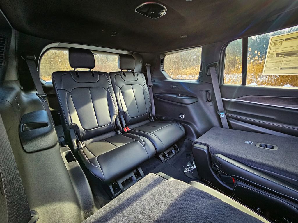 New 2025 Jeep Grand Cherokee L Limited w/ Black Appearance Package image 45