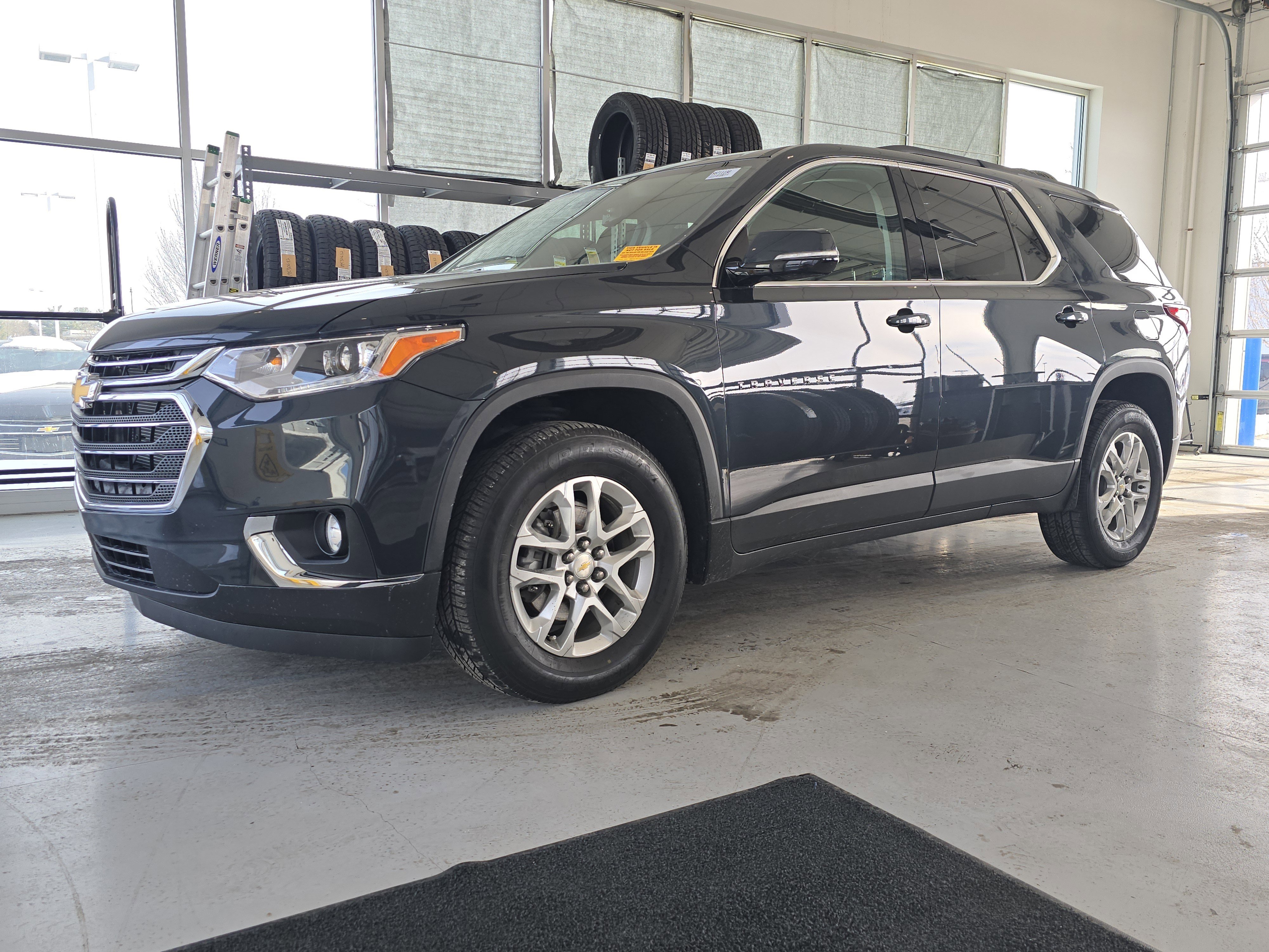 Used 2020 Chevrolet Traverse LT image 4