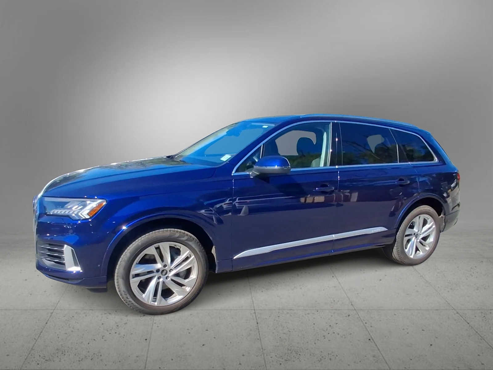 Used 2023 Audi Q7 3.0T Premium Plus w/ Premium Plus Package AWD/4WD image 4