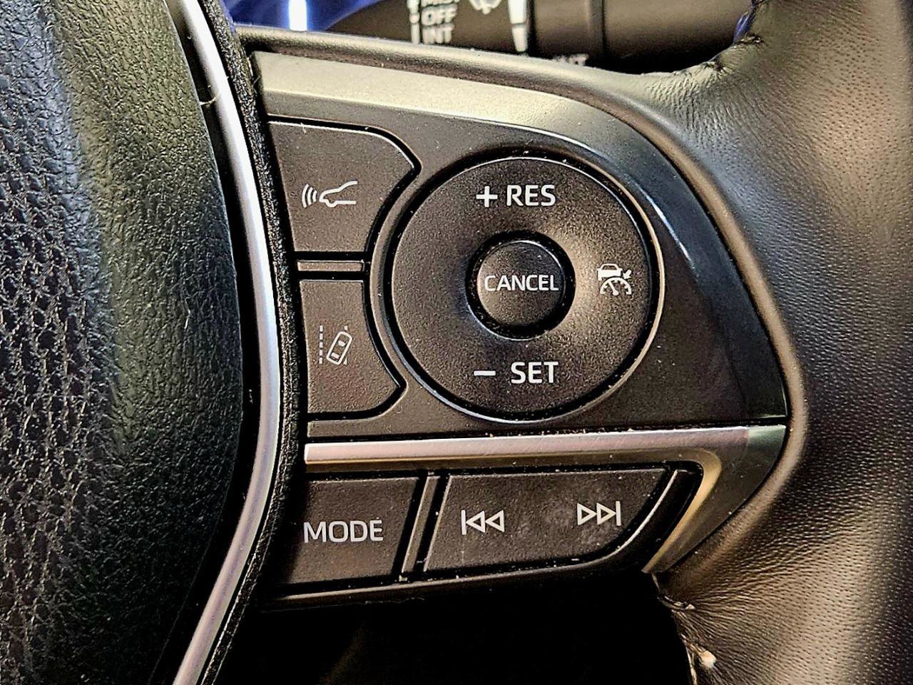 Used 2018 Toyota Camry XLE w/ Protection Package (Q2) image 19