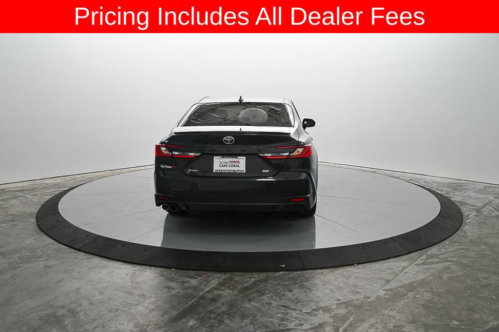 Used 2025 Toyota Camry SE FWD image 7
