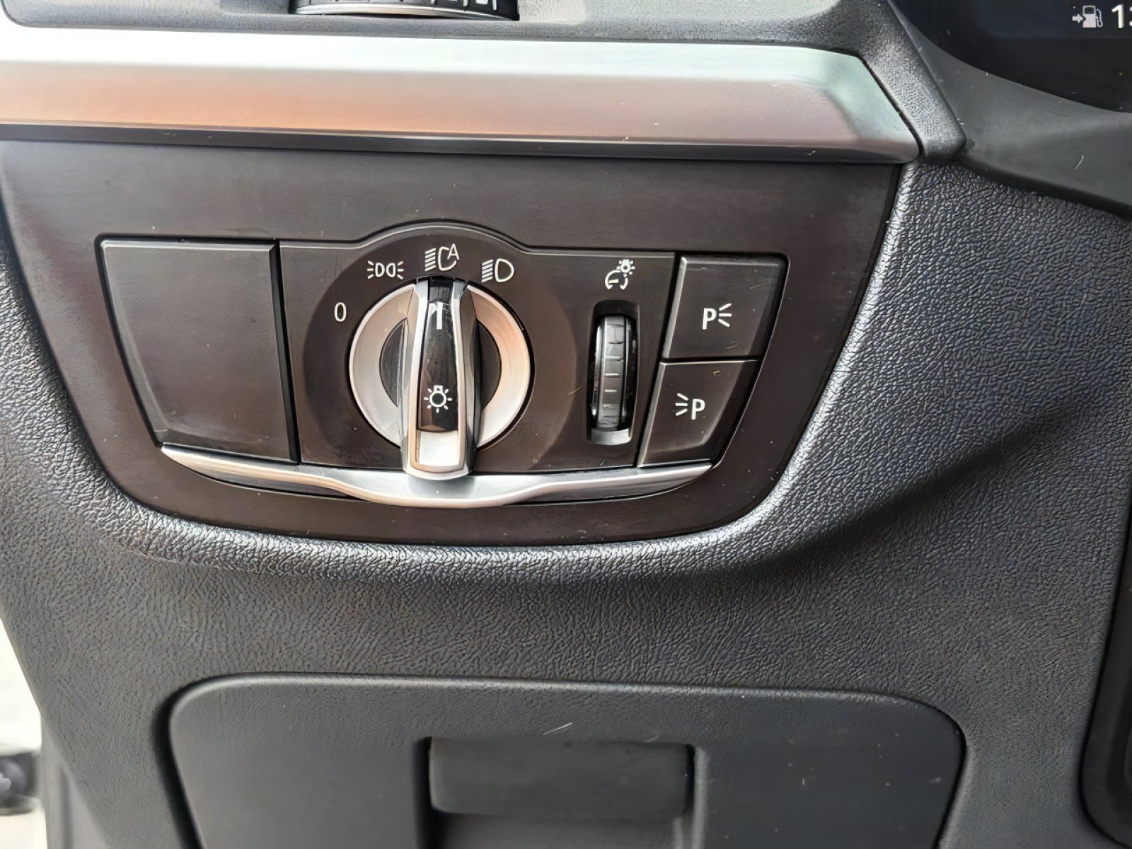 Used 2022 BMW X3 sDrive30i w/ Premium Package 2 (ZPA) RWD image 19