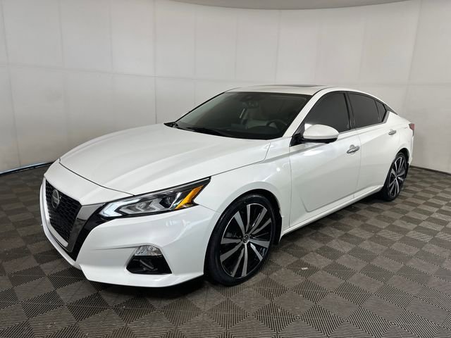 Used 2020 Nissan Altima 2.0 Platinum FWD image 7