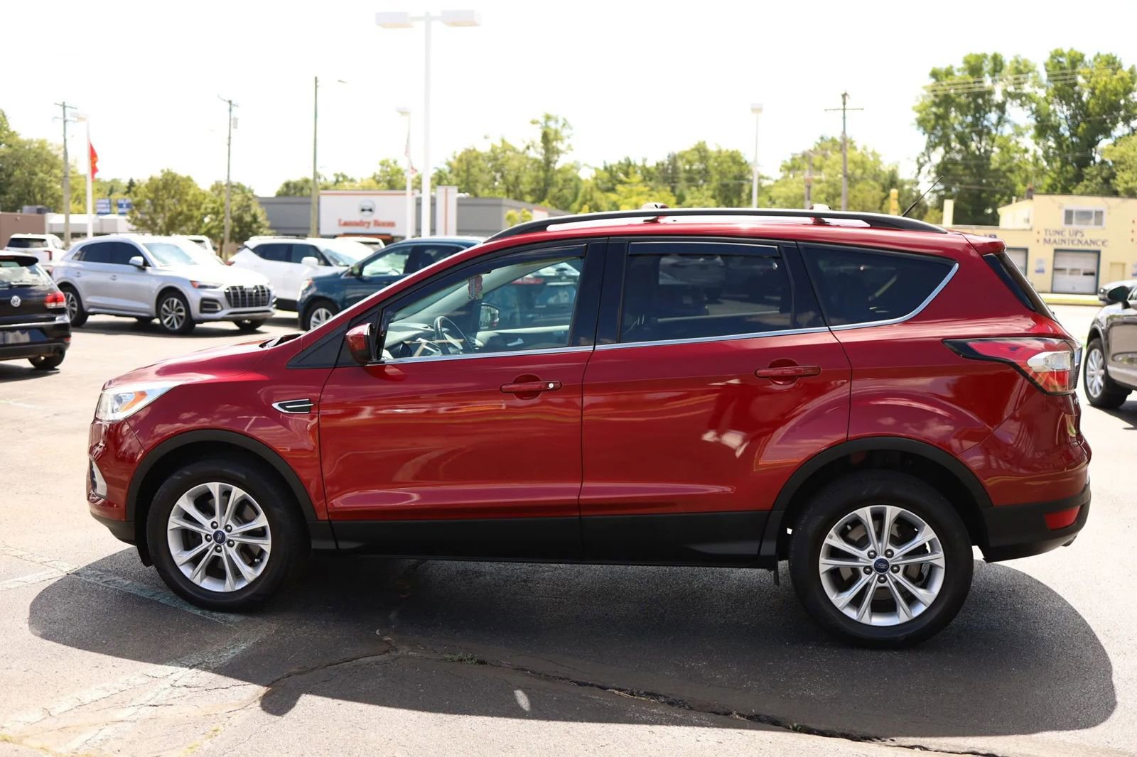 Used 2017 Ford Escape SE w/ SE Leather Comfort Package image 9