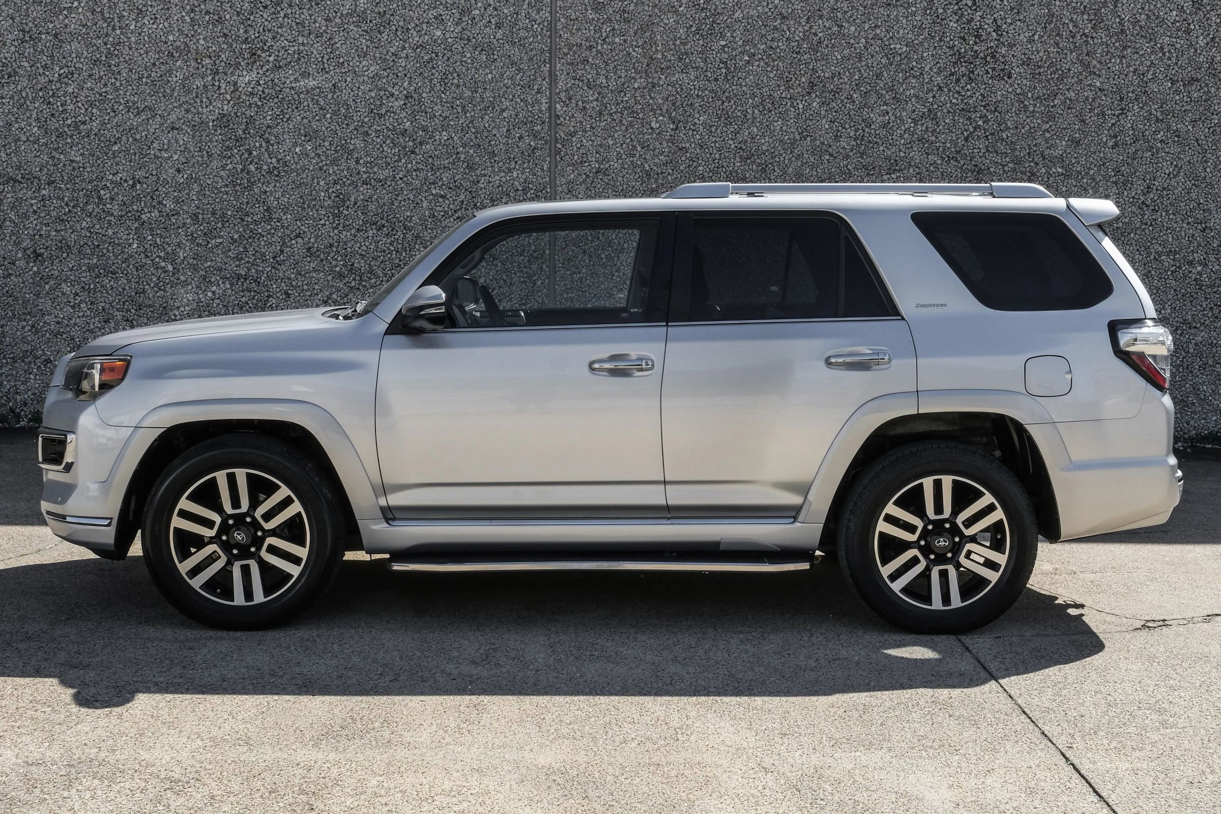Used 2014 Toyota 4Runner Limited image 11