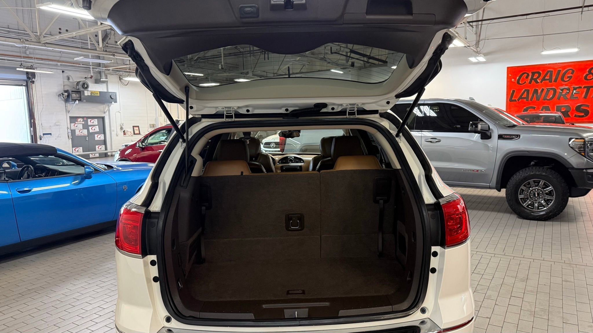 Used 2015 Buick Enclave Leather FWD image 12