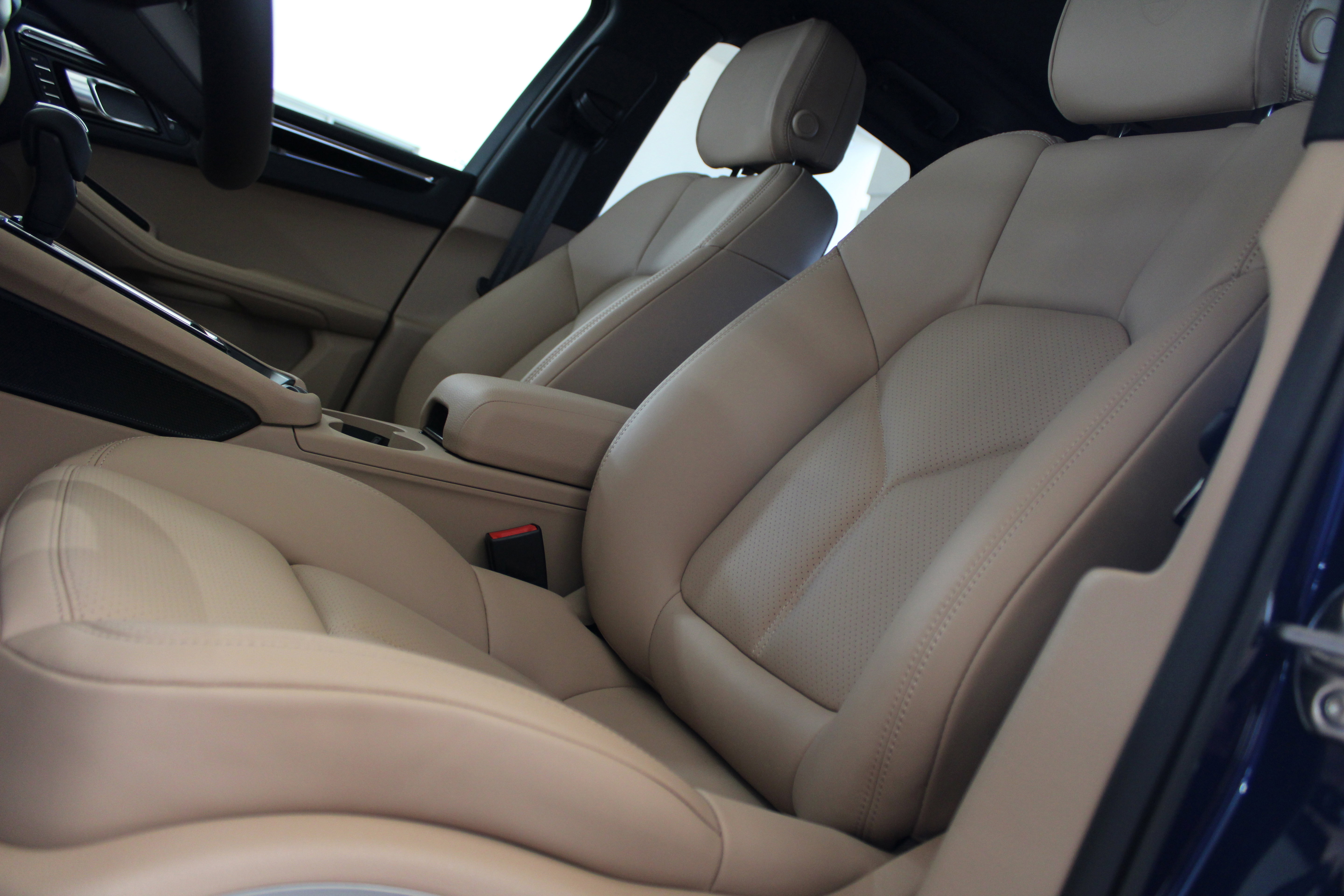 New 2026 Porsche Macan image 5