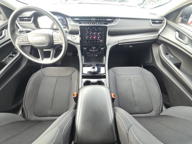 Used 2023 Jeep Grand Cherokee Laredo RWD image 37