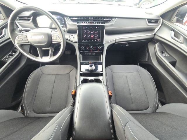 Used 2023 Jeep Grand Cherokee Laredo w/ Luxury Tech Group I RWD image 37