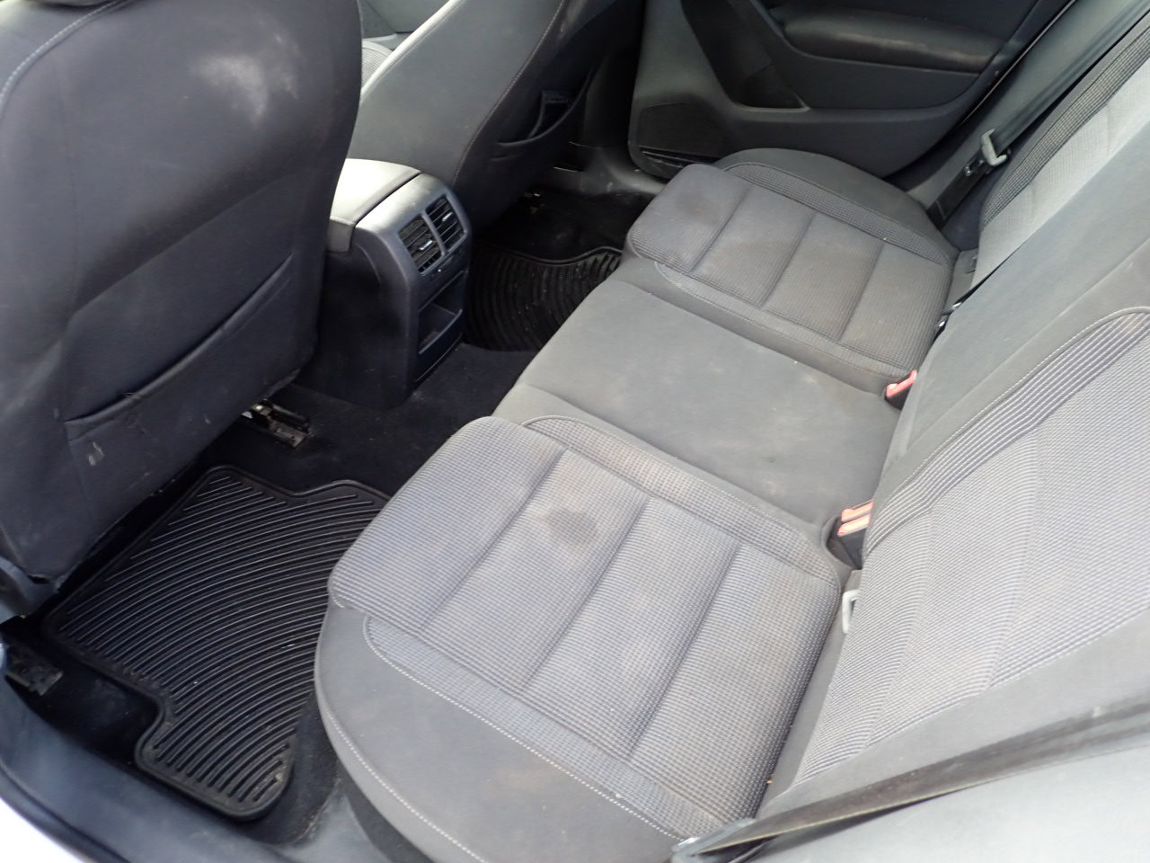 Used 2012 Volkswagen Golf 2.5L Conv & Sunroof 4 Door PZE image 8