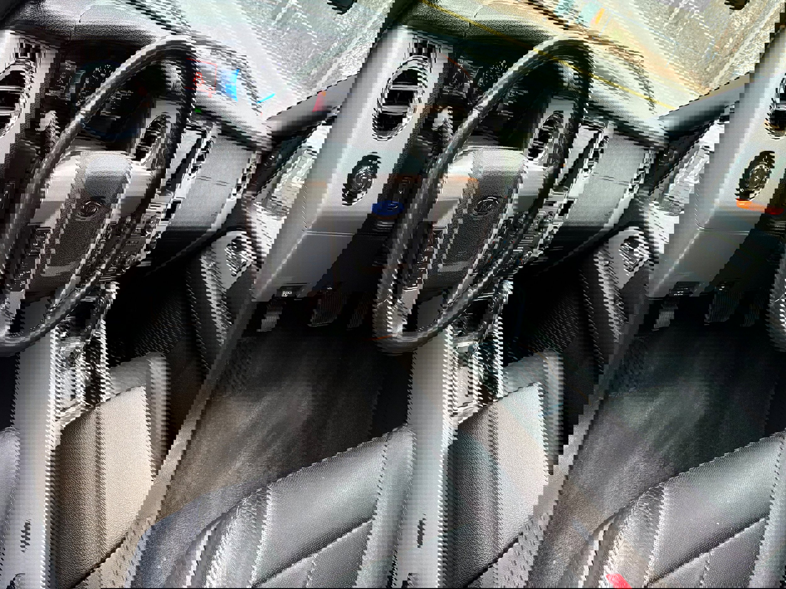 Used 2016 Ford Expedition Limited image 11