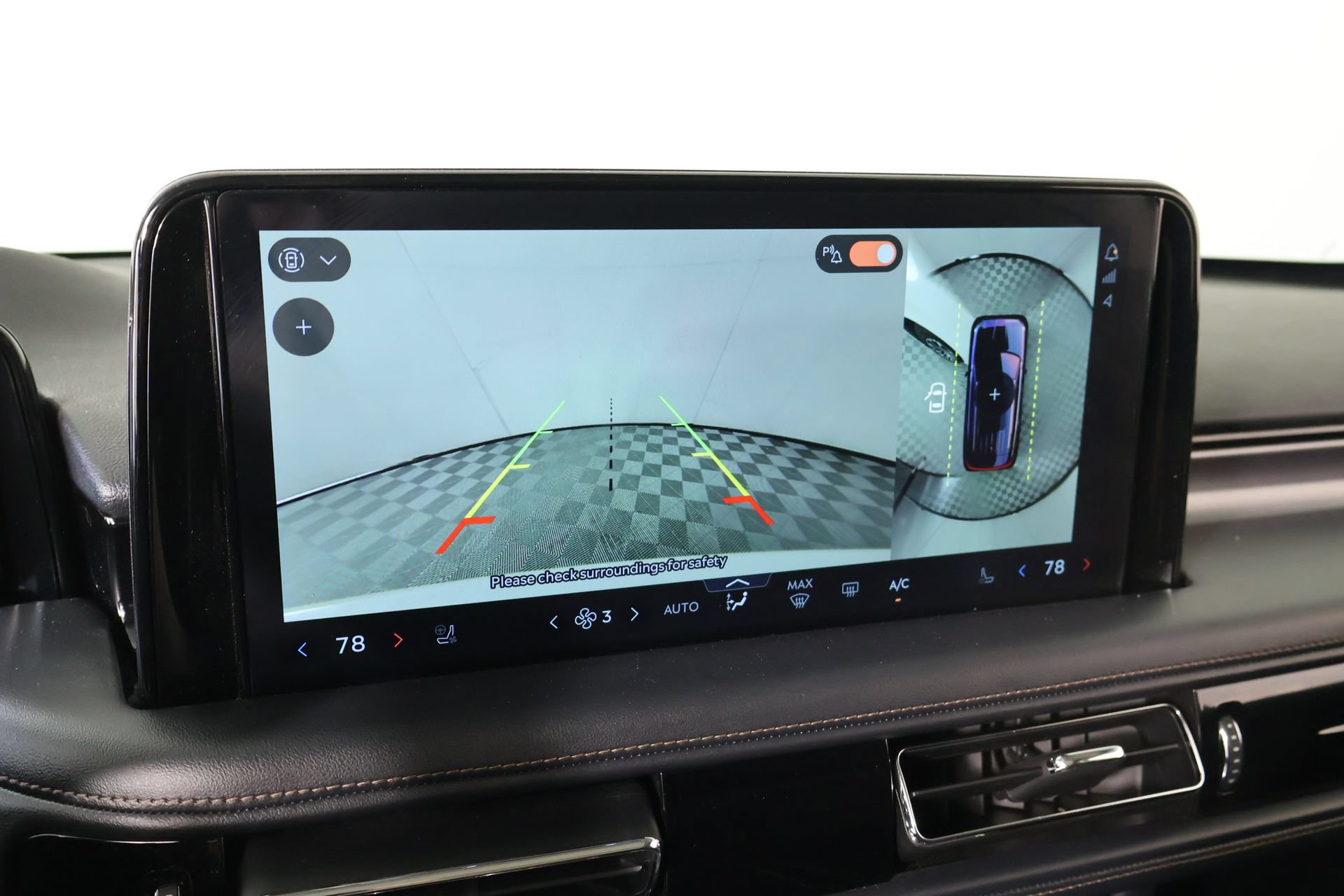 Used 2025 Lincoln Aviator AWD w/ Jet Appearance Package image 6