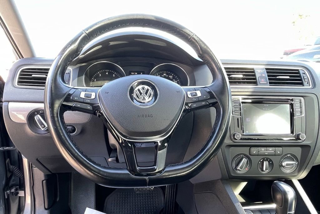 Used 2017 Volkswagen Jetta SE image 19