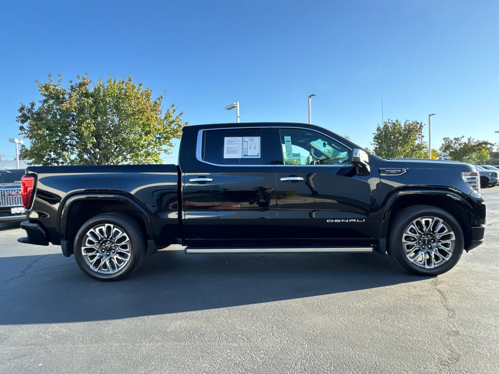 Certified 2023 GMC Sierra 1500 Denali Ultimate AWD/4WD image 7