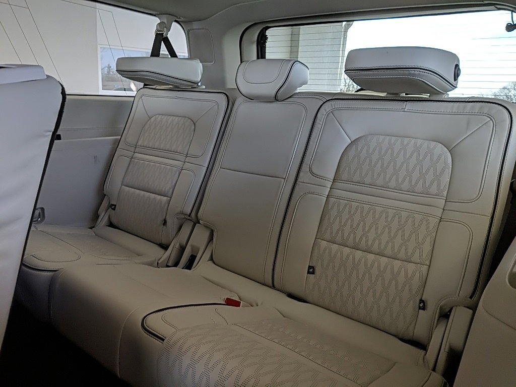 Certified 2022 Lincoln Navigator L Black Label image 14