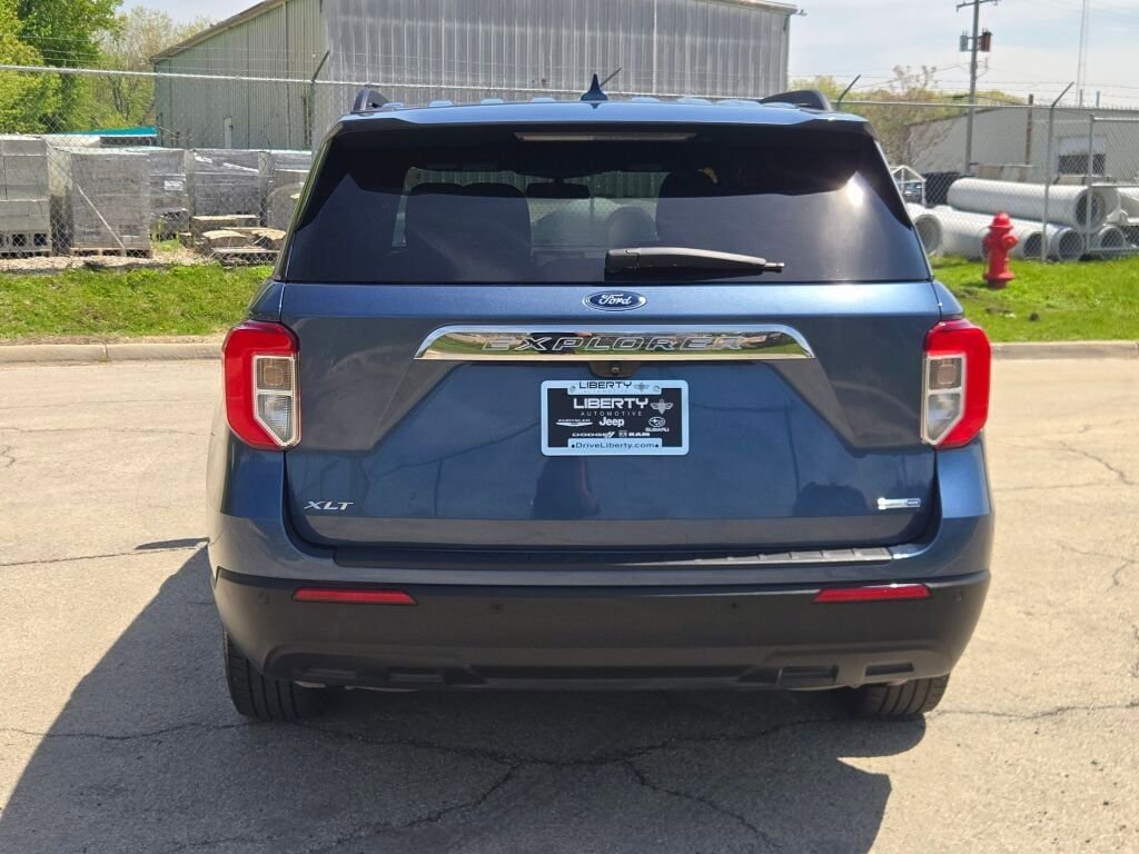 Used 2020 Ford Explorer XLT w/ Comfort Package AWD/4WD image 12