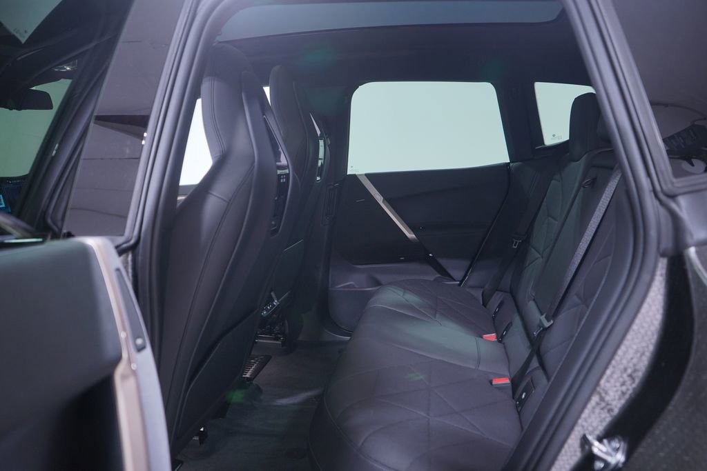 Used 2023 BMW iX xDrive50 w/ Premium Package image 9