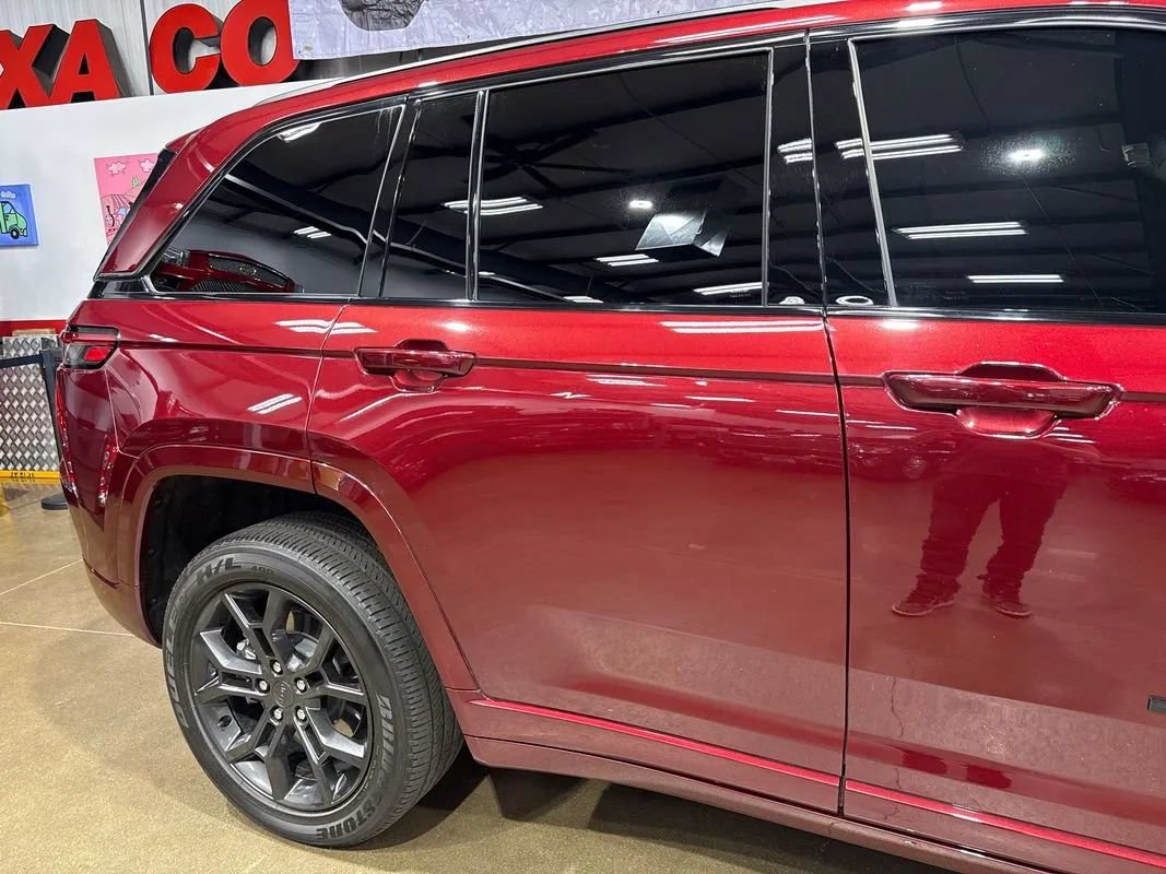 Used 2023 Jeep Grand Cherokee 30th Anniversary AWD/4WD image 68