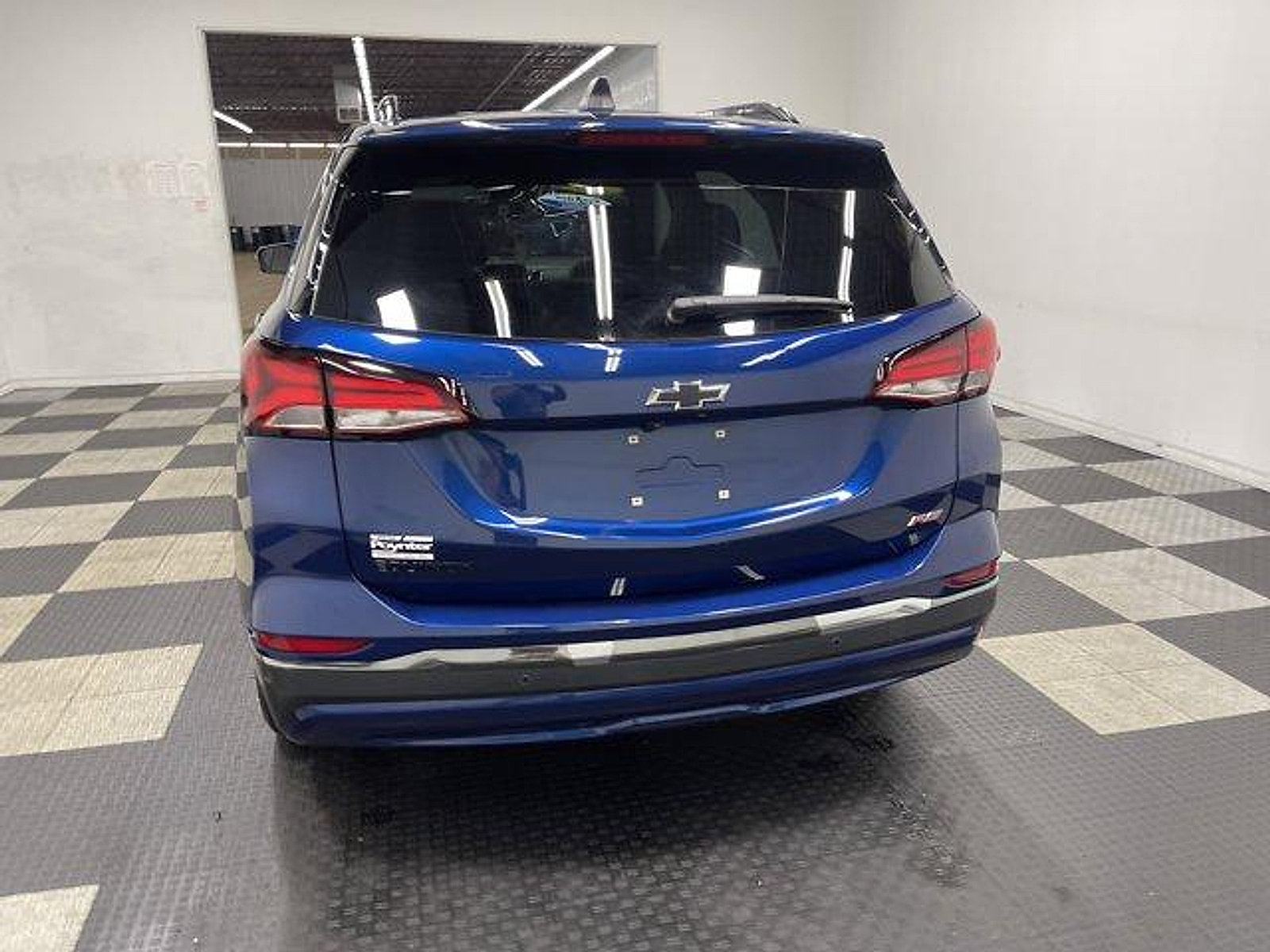 Used 2023 Chevrolet Equinox RS FWD image 3
