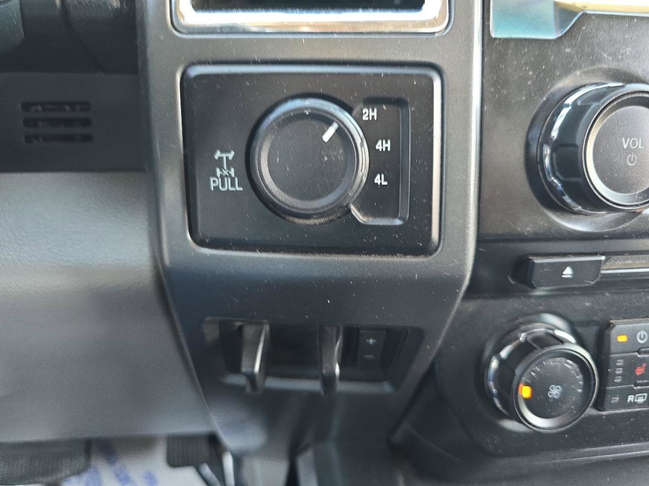 Used 2017 Ford F350 XLT w/ XLT Premium Package image 29