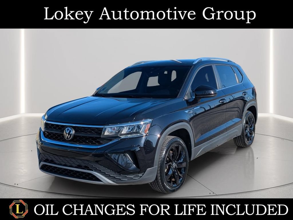Certified 2023 Volkswagen Taos SE w/ Black Wheel Package