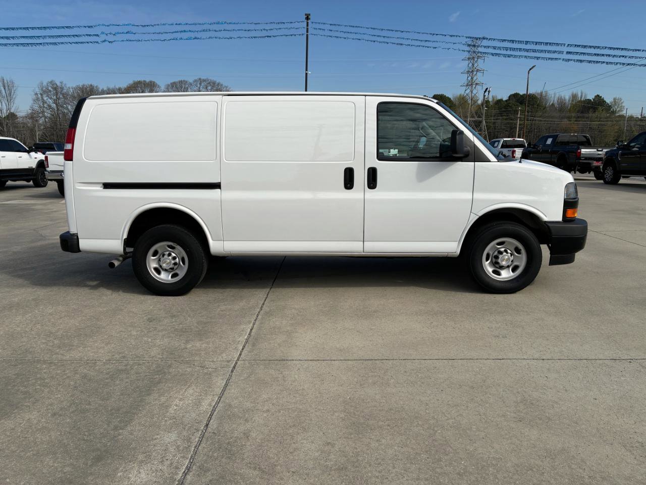 Used 2023 Chevrolet Express 2500 1500 Cargo w/ Driver Convenience Package image 5