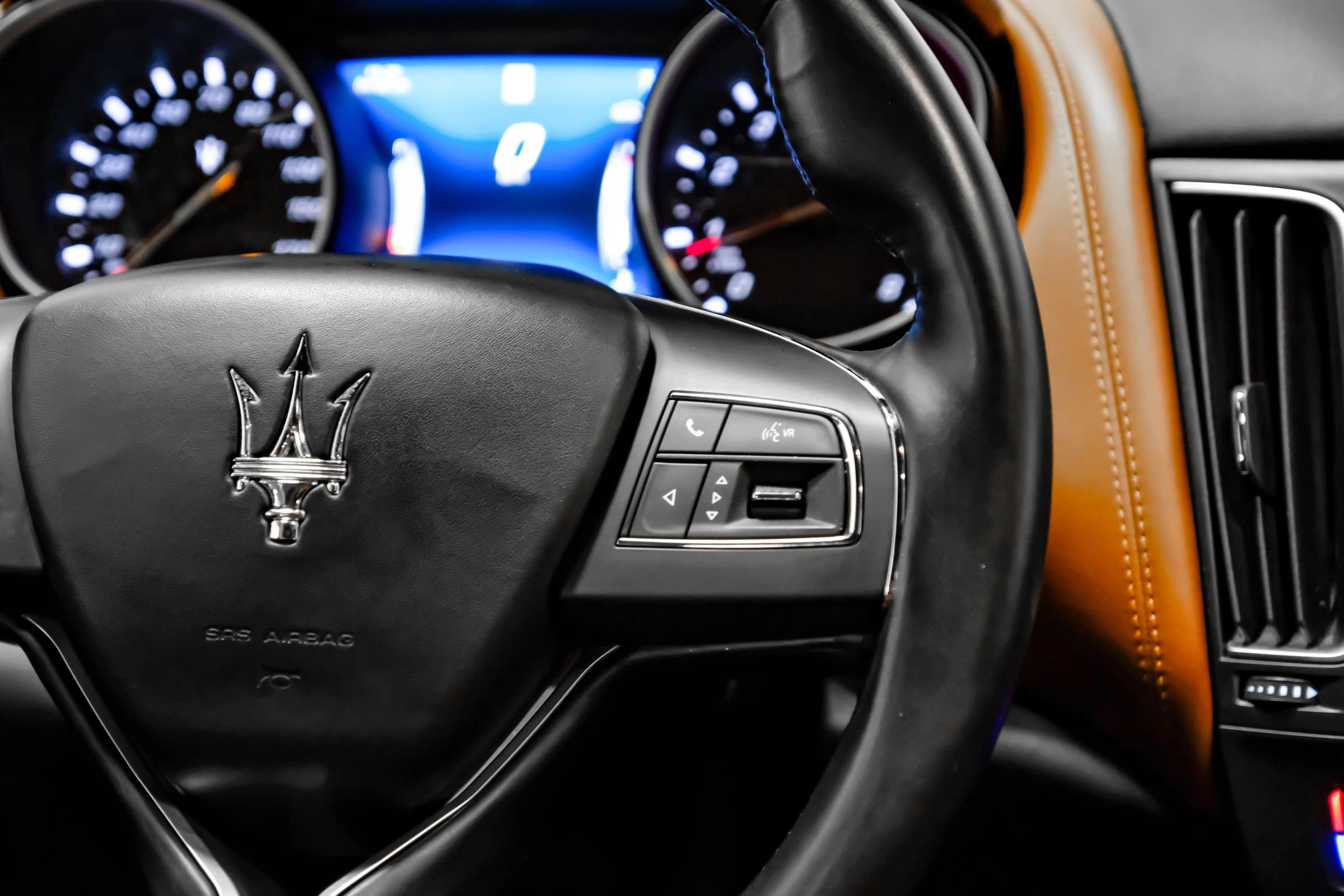 Used 2018 Maserati Levante GranLusso image 10