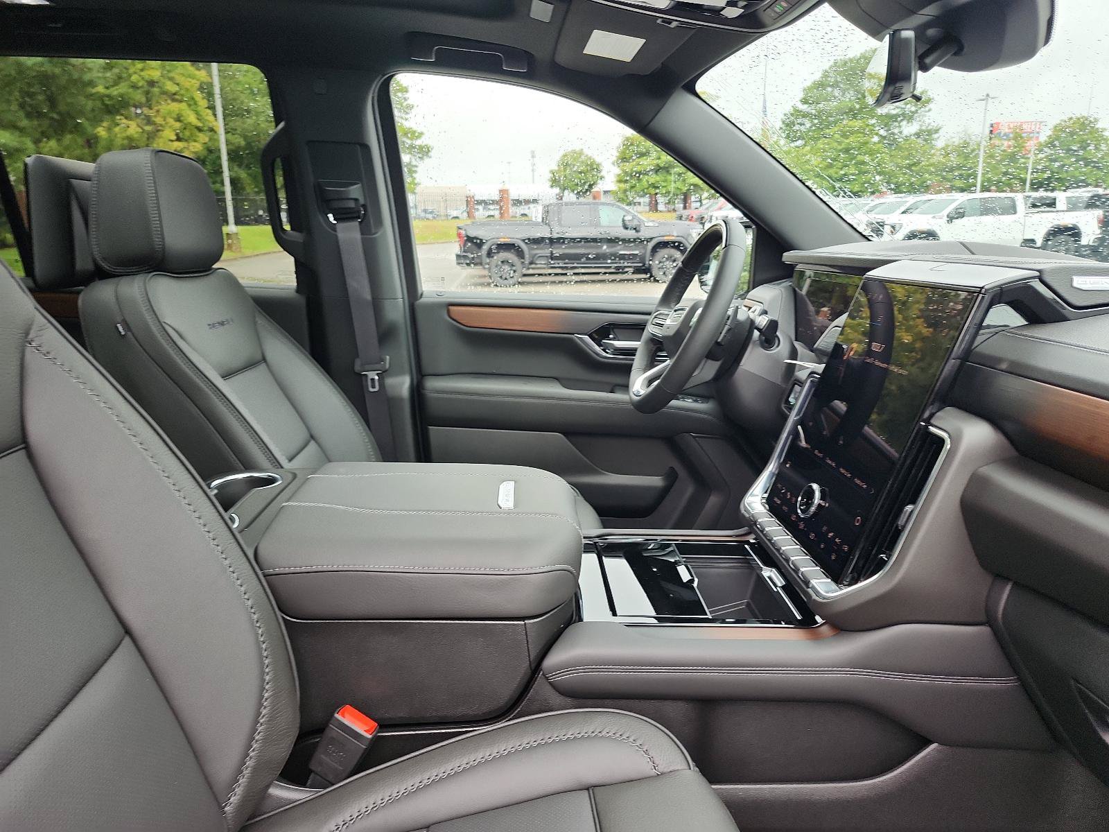 New 2027 GMC Yukon Denali AWD/4WD image 6
